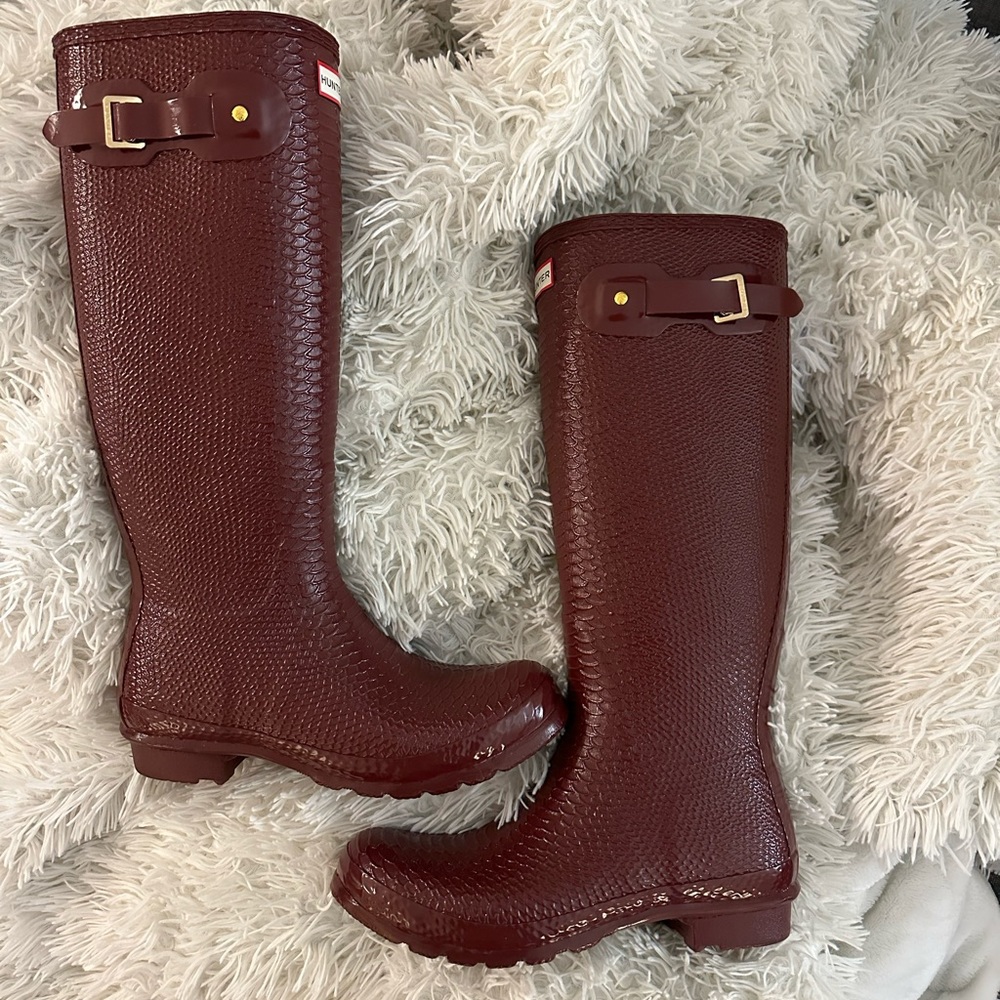 HUNTER TALL RAIN BOOTS - LIMITED ADDITION
